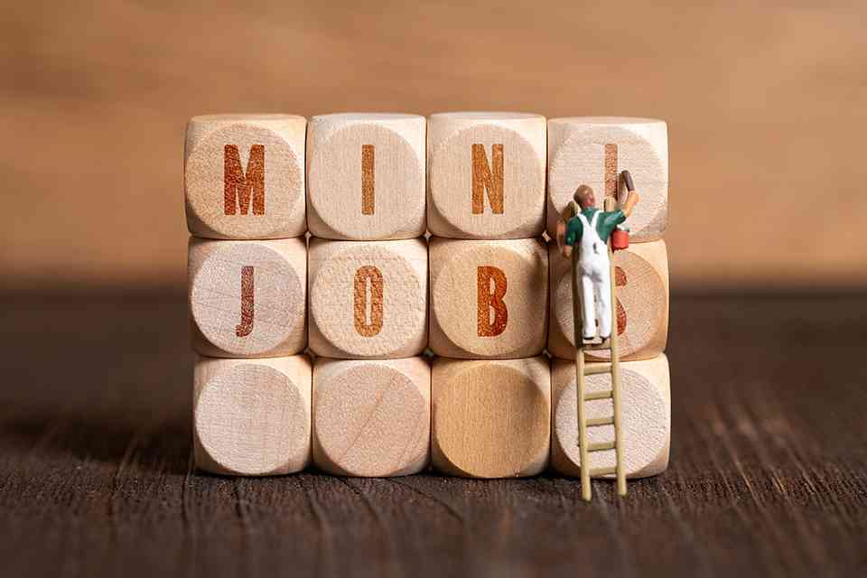 Holzwürfel mit Aufschrift Miniob